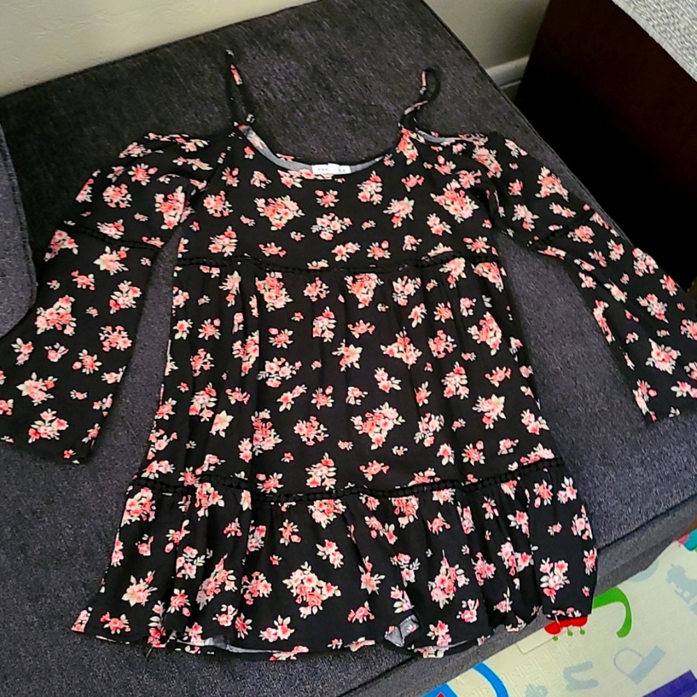 Bell sleeve dress